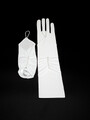 Arm-gloves-with-pearl-chain-and-adorned-with-pearls-matt.jpg