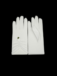 Cute communion gloves with a rose and green tegument